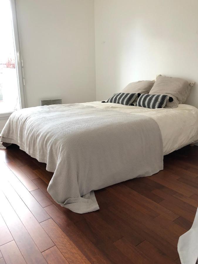 Bel Appartement Avec Terrasse Pantin Exterior foto